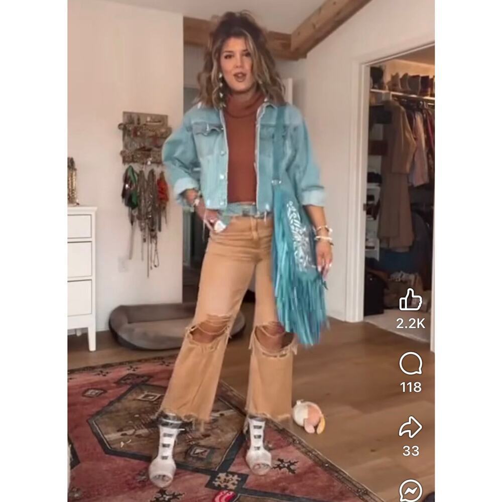Vervet 90s Vintage High Rise Crop Flare Jean in Army Khaki Size 26 Distressed